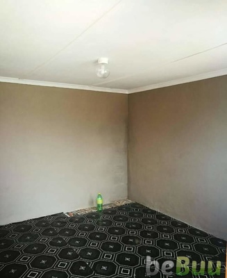 One room flat to rent in 30 masiza str zwide Call 0730077420, Port Elizabeth, Eastern Cape