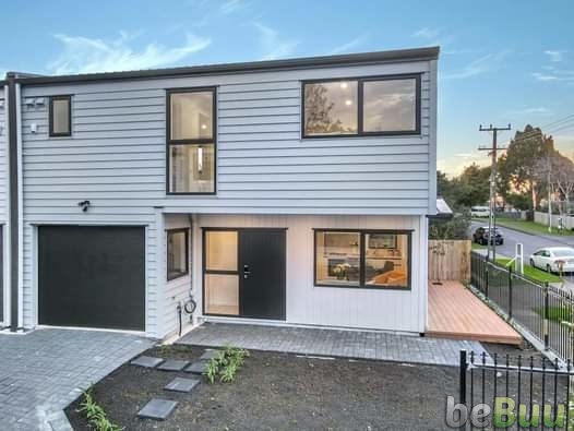 3 Double bedrooms with  2.5 bathrooms, Auckland, Auckland