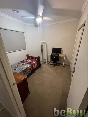 Room for rent in Lara for a girl, Geelong, Victoria