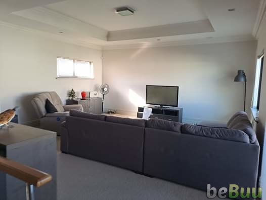 4 bed house in Como with room for rent. House furnished, Perth, Western Australia
