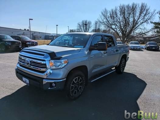 2016 Toyota Tundra SR5 Crew max This truck has just 39, Madison, Wisconsin