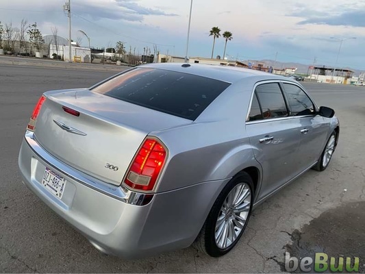 2012 Chrysler 300 · Sedan · 145.000 kilómetros $138, Camargo, Chihuahua
