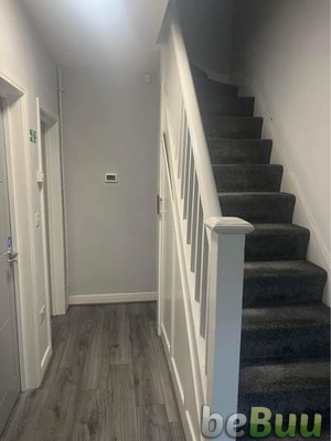 5 rooms available, West Yorkshire, England