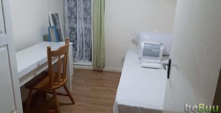 Single room for rent (1 girl)in a house with 4 bedrooms, Dublin, Leinster
