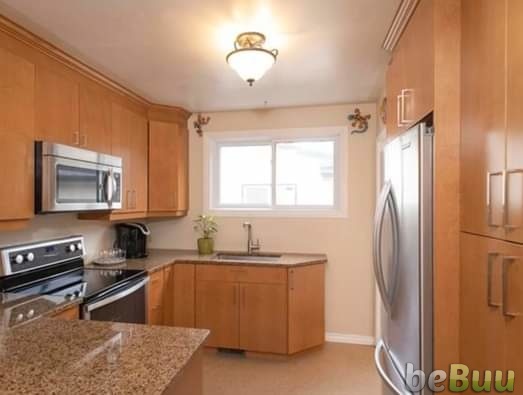 SUMMER LEASE (May 1st - August 31st)  This 3 bedroom, Thunder Bay, Ontario