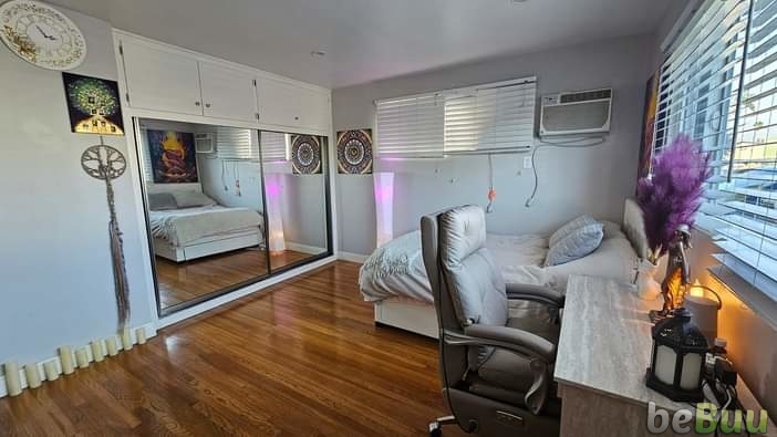 Furnished room available for ONE female only, Los Angeles, California