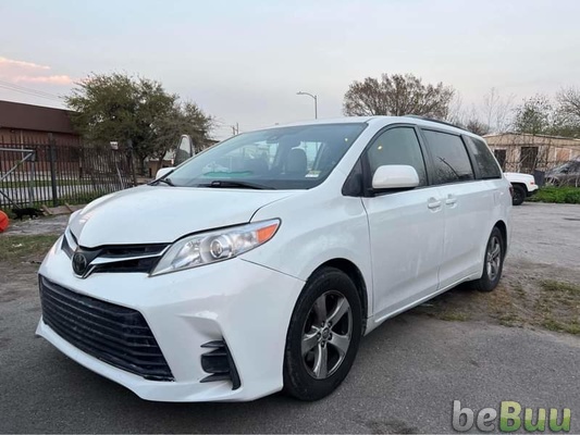 2018 Toyota sienna  89k miles Selling 14500, Houston, Texas