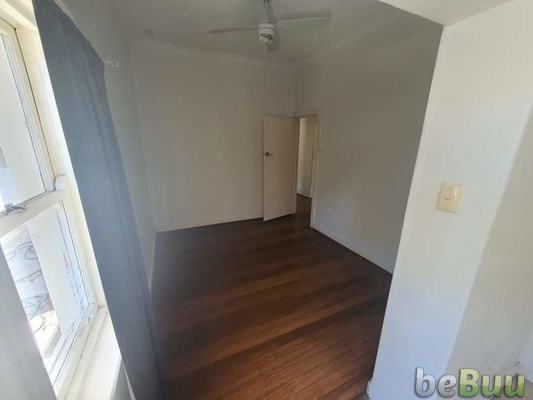 1 room available in Como! 220 pw including utilities, Perth, Western Australia