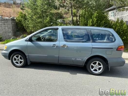 Toyota sienna very clean inside and out ice cold, Nanaimo, British Columbia