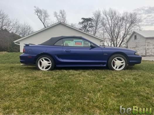 96 GT automatic convertible mustang. Runs and drives well, Iowa City, Iowa
