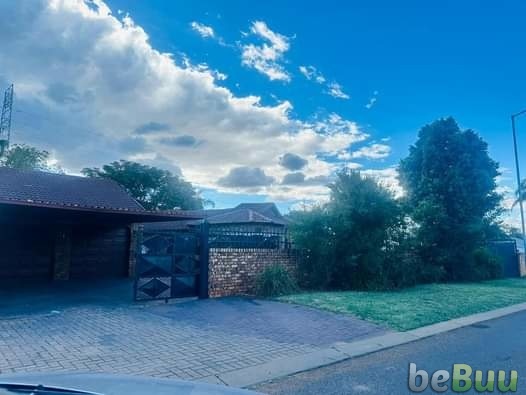 Specious 3 bedrooms house for rental in Orchards, Akasia, Pretoria, Gauteng