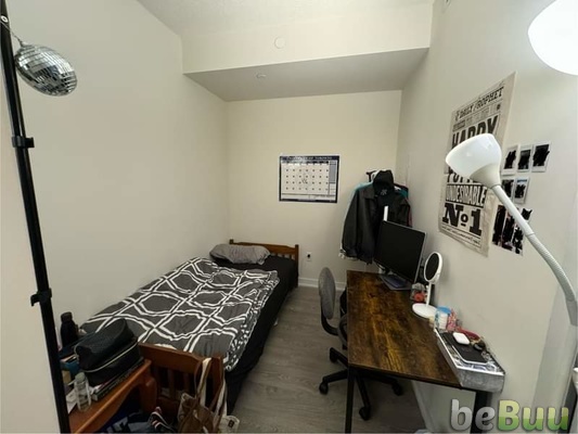 $1300/month Den from May to August, Toronto, Ontario