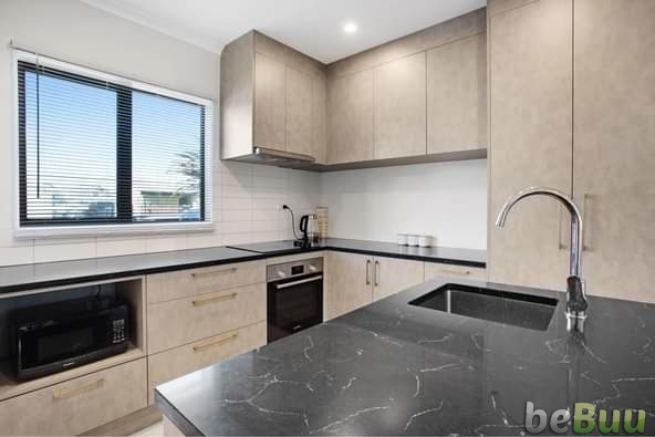 RENOVATED HOME IN GREAT LOCATION FOR SALE!, Auckland, Auckland