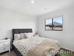 2 Bedrooms available in 4 br house., Geelong, Victoria